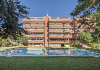 Piso – Esplugues de Llobregat 213.00 m2 photoOne